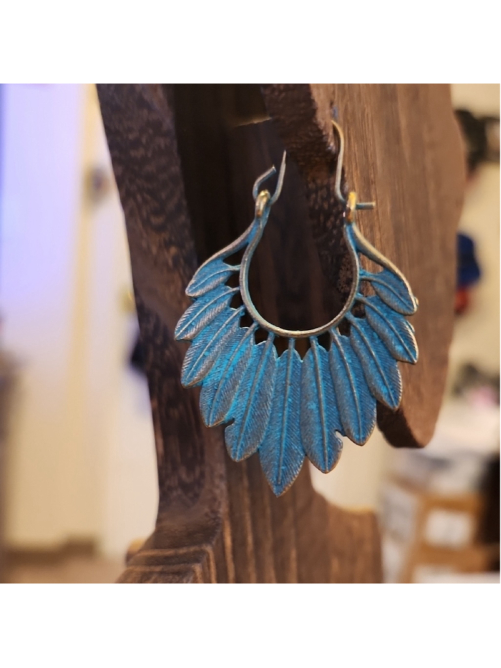 Blue Metal Fan Shaped Earrings Vintage Appeal - Picture 5 of 6